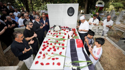Efsane Başkan Süleyman Seba kabri başında anıldı