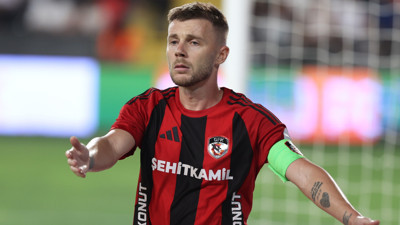 En çok maça çıkan, en çok gol atan ve en çok süre alan futbolcu Maxim!