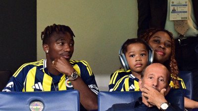 Kadıköy'de 12 yıl sonra bir ilk! Tribünde dikkat çeken isim