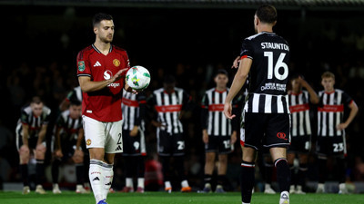 Manchester United, 4. Lig takımına elendi