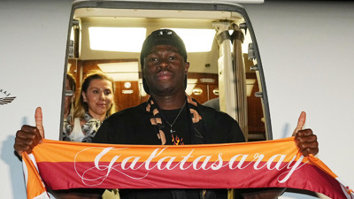 Wilfried Singo, Galatasaray için İstanbul'da