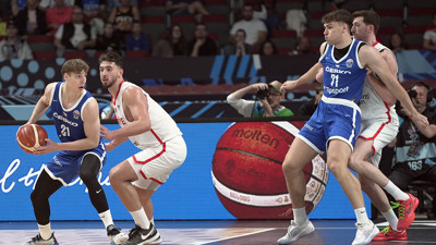 12 Dev Adam'dan EuroBasket 2025'e harika başlangıç! Çekya'yı da devirdik
