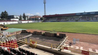 Bolu Atatürk Stadı'nda çalışmalar sürüyor