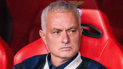 Fenerbahçe'den ayrıldıktan sonra Jose Mourinho'ya sürpriz talip! Resmen açıkladı