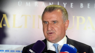 Gençlik ve Spor Bakanı Osman Aşkın Bak, Ümraniye’de basın mensuplarının sorularını yanıtladı