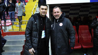 Selçuk İnan ve Burak Yılmaz Sergen Yalçın'ın stoperini istedi