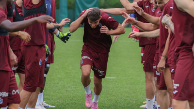 Trabzonspor’un yeni transferi Ernest Muci ilk antrenmanına çıktı