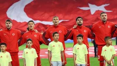 A Milli Takım'da Kaan Ayhan sakatlandı