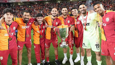 11 futbolcu gitti bir tek o kaldı! Maaşını indirmedi Galatasaray yönetimini çıldırttı