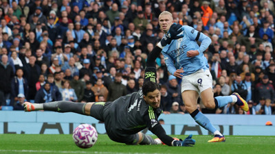 Altay kalesinde 3 gol gördü! Manchester derbisini City kazandı