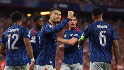Arsenal, ikinci yarıda maçı çözdü