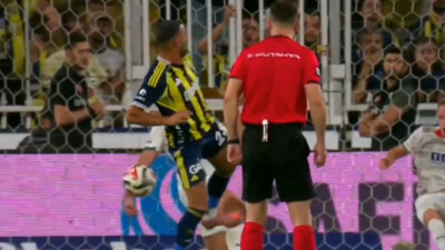 Cenk Tosun'dan penaltı tepkisi: Elime çarptı ağabey dedi
