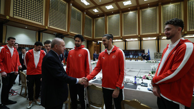 Cumhurbaşkanı Erdoğan A Milli Erkek Basketbol Takımı'nı kabul etti