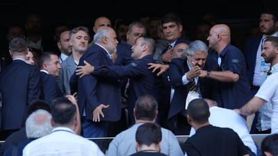 Fenerbahçe kongresinde tansiyon yükseldi!