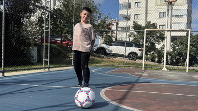 DMD hastası Yavuz Berkay'ın hayali Onuachu ile futbol oynamak