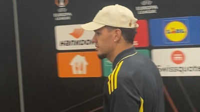 Fenerbahçeli futbolcular yemek siparişleriyle stattan çıktı