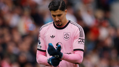 Altay Bayındır'dan Manchester United camiasına mesaj!