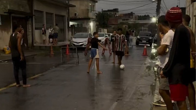 Futbolun yetenekleri Brezilya sokaklarında
