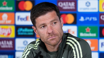 Xabi Alonso'dan 'first touch' dersi