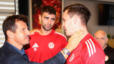 Antalyaspor'an ayrılan Emre Belözoğlu'nun yeni adresi İstanbul