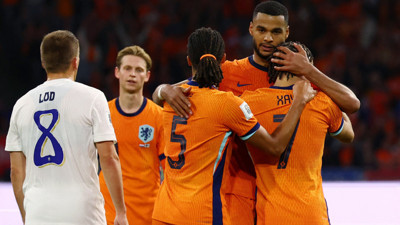 Hollanda 4 attı, liderliğini sürdürdü