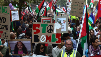 İtalya'dan İsrail'e kırmızı kartlı protesto