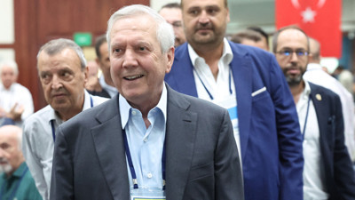 Aziz Yıldırım Yüksek Divan Kurulu'ndan ayrıldı