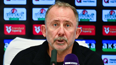 Sergen Yalçın yorumcuyken eleştirdiği Giovanni van Bronchorst'un gerisinde kaldı!