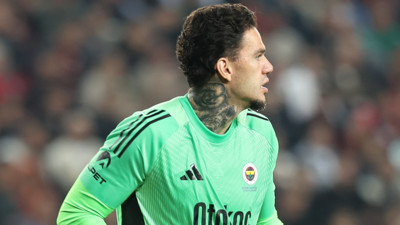 Ederson'un ayakları birçok futbolcudan daha iyi!
