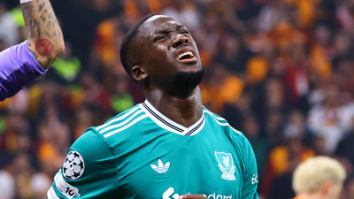 "Liverpool, Galatasaray stadındaki atmosferin etkisini mi yaşıyor?"