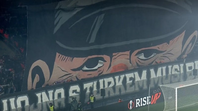 Viktoria Plzen taraftarından tepki çeken pankart