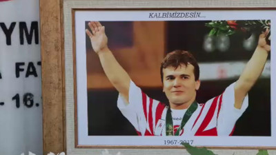 Naim Süleymanoğlu, vefatının 8’inci yıl dönümünde kabri başında anıldı