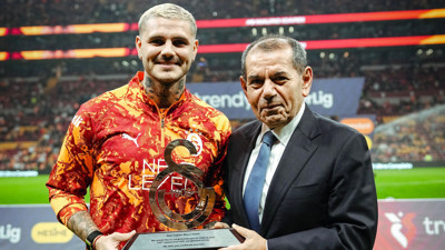 Galatasaray'da 100. maçına çıkan Mauro Icardi'ye plaket verildi