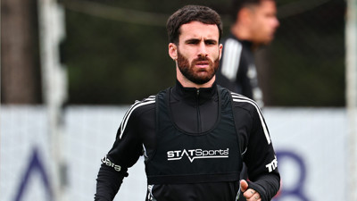 Şu an sahaya çıkıp oynamayan yeteneğin, bana ne faydası var?