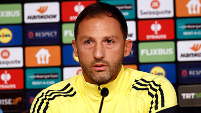 CANLI | Domenico Tedesco, Ferencvaros maçı öncesi açıklamalarda bulunuyor