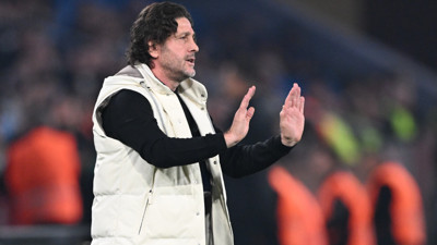 Fatih Tekke: Herkes elinde sopayla cephenin arkasında bekliyor