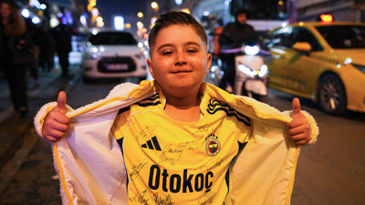 Lösemi hastası küçük Fenerbahçe taraftarının derbi izleme hayali gerçek oldu