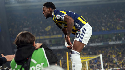 Galatasaray derbisinde 1 puanı getirdi formayı kaptı!