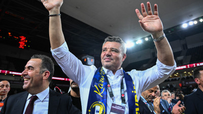 21 Eylül'de başkan oldu 74 günde 3 kupa kaldırdı