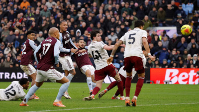 MAÇ SONUCU | Aston Villa'dan lider Arsenal'a uzatmada ağır darbe!