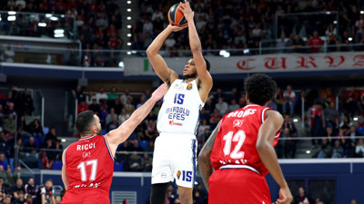 Anadolu Efes, Milano'da kayıp