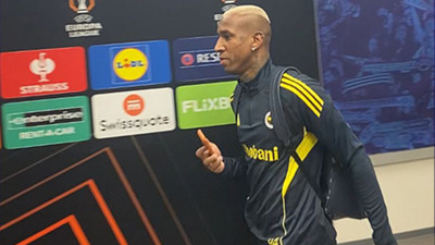Fenerbahçeli futbolcular stattan üzgün ayrıldı