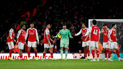 Premier Lig'de lider Arsenal'ın puan kayıpları sürüyor