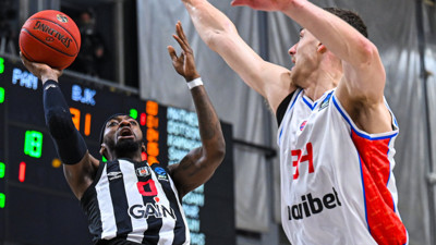 Beşiktaş'tan ırkçı pankarta sert tepki