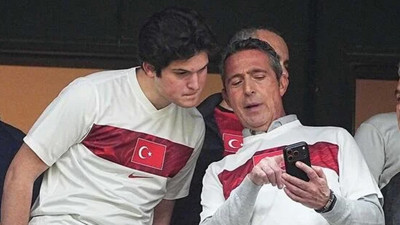 Ali Koç, oğlu ile birlikte milli maçı Dolmabahçe'de takip etti