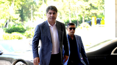 Hakan Safi Milan'dan Maignan ve Rafael Leao'yu istedi! İki yıldız için 70 milyon euro...