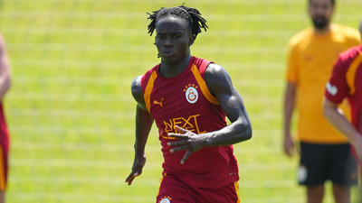 Renato Nhaga Galatasaray'da kaldı