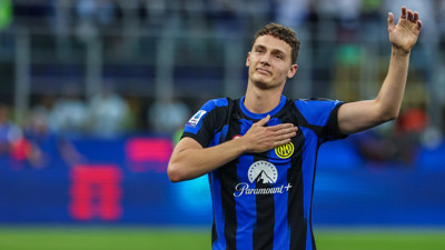 Okan Buruk Boey'in yerini Benjamin Pavard'la doldurmak istedi