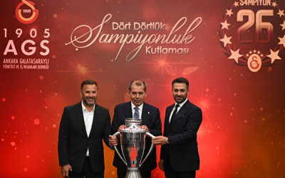 Galatasaray 2 yıl daha Okan Buruk'la yola devam edecek!