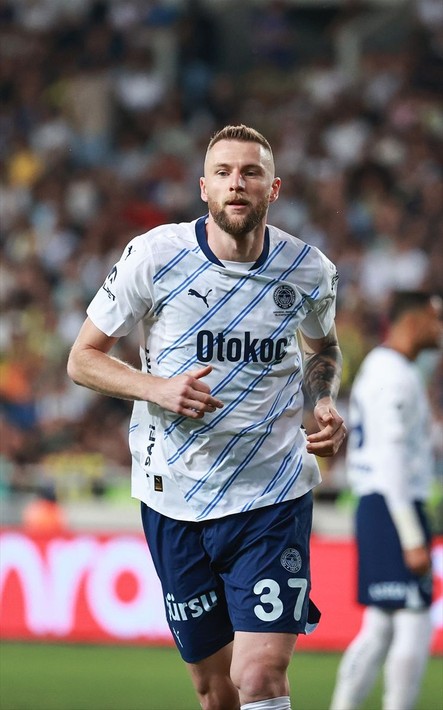 Jose Mourinho Skriniar yerine eski öğrencisini bedavaya alacak - Resim: 6